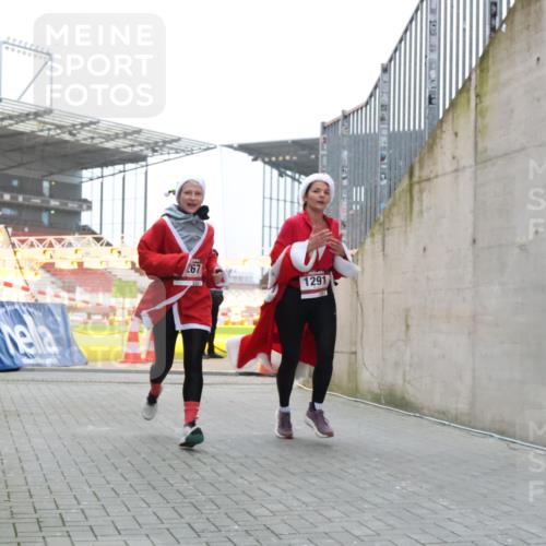 08.12.2024 - St. Pauli X-Mass-Run No. 14 H.Heesch http://msf.ph/oto/7491625 08.12.2024 09:57:27 Ziel 364, 384, 420, 755, 763, 904, 1291, 1982, 2267, 3022, 904, 1291, 2267, 3162 meine-sportfotos.de
