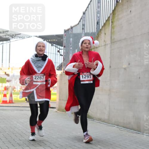 08.12.2024 - St. Pauli X-Mass-Run No. 14 H.Heesch http://msf.ph/oto/7491632 08.12.2024 09:57:27 Ziel 364, 384, 420, 755, 763, 904, 1291, 1982, 2267, 3022, 904, 1291, 2267, 3162 meine-sportfotos.de