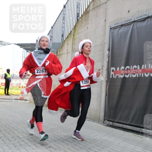 08.12.2024 - St. Pauli X-Mass-Run No. 14 H.Heesch http://msf.ph/oto/7491678 08.12.2024 09:57:27 Ziel 364, 384, 420, 755, 763, 904, 1291, 1982, 2267, 3022, 904, 1291, 2267, 3162 meine-sportfotos.de