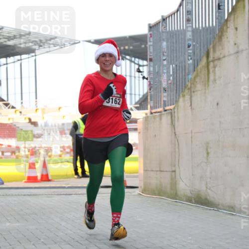 08.12.2024 - St. Pauli X-Mass-Run No. 14 H.Heesch http://msf.ph/oto/7491717 08.12.2024 09:57:35 Ziel 755, 763, 904, 1291, 1982, 2267, 3162, 3162 meine-sportfotos.de