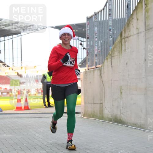 08.12.2024 - St. Pauli X-Mass-Run No. 14 H.Heesch http://msf.ph/oto/7491723 08.12.2024 09:57:35 Ziel 755, 763, 904, 1291, 1982, 2267, 3162, 3162 meine-sportfotos.de