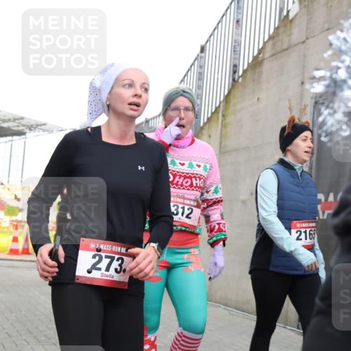 08.12.2024 - St. Pauli X-Mass-Run No. 14 H.Heesch http://msf.ph/oto/7491726 08.12.2024 10:05:35 Ziel 24, 273, 312, 1021, 1067, 1959, 2013, 2015, 2165, 2836, 3077, 3310, 3311, 3312, 3313, 3314, 3315, 3316, 3317, 3318, 273, 312, 1959, 2031, 2889, 2890, 2903, 2904, 3310, 3312, 3316 meine-sportfotos.de