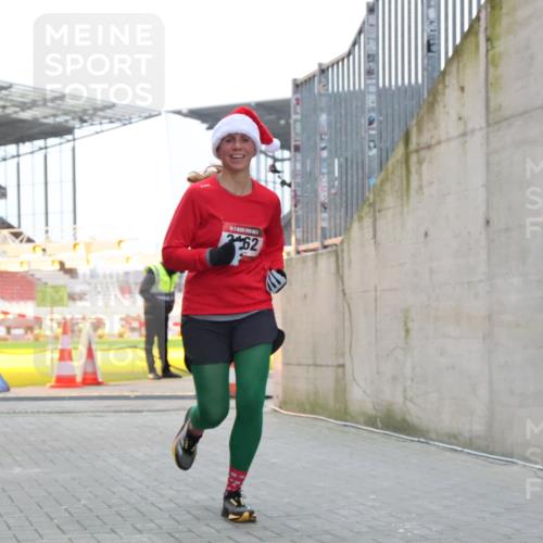 08.12.2024 - St. Pauli X-Mass-Run No. 14 H.Heesch http://msf.ph/oto/7491730 08.12.2024 09:57:35 Ziel 755, 763, 904, 1291, 1982, 2267, 3162, 3162 meine-sportfotos.de