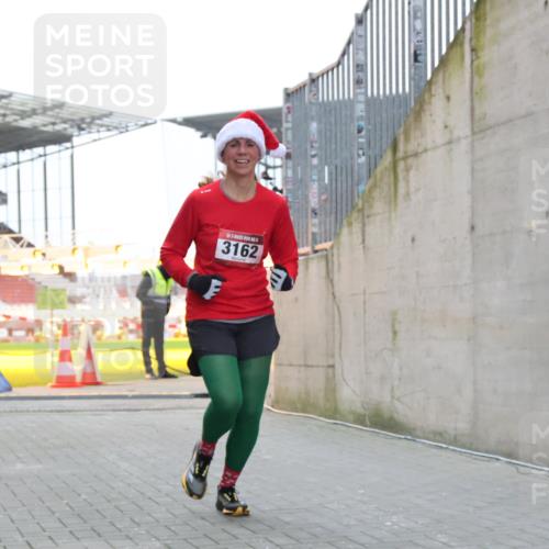 08.12.2024 - St. Pauli X-Mass-Run No. 14 H.Heesch http://msf.ph/oto/7491735 08.12.2024 09:57:35 Ziel 755, 763, 904, 1291, 1982, 2267, 3162, 3162 meine-sportfotos.de
