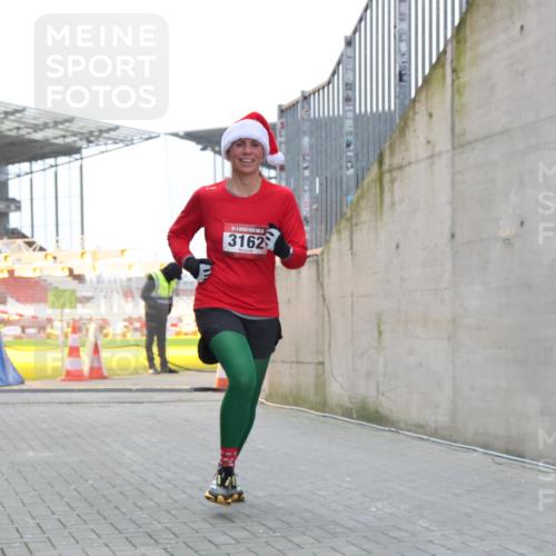 08.12.2024 - St. Pauli X-Mass-Run No. 14 H.Heesch http://msf.ph/oto/7491742 08.12.2024 09:57:35 Ziel 755, 763, 904, 1291, 1982, 2267, 3162, 3162 meine-sportfotos.de