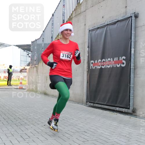 08.12.2024 - St. Pauli X-Mass-Run No. 14 H.Heesch http://msf.ph/oto/7491823 08.12.2024 09:57:36 Ziel 755, 763, 904, 1291, 1982, 2267, 3162, 3162 meine-sportfotos.de