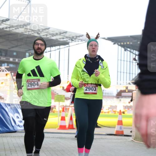 08.12.2024 - St. Pauli X-Mass-Run No. 14 H.Heesch http://msf.ph/oto/7491855 08.12.2024 10:05:40 Ziel 24, 273, 312, 1959, 2031, 2165, 2889, 2890, 3077, 3310, 3311, 3312, 3313, 3314, 3315, 3316, 3317, 3318, 620, 949, 2031, 2889, 2890, 2903, 2904 meine-sportfotos.de