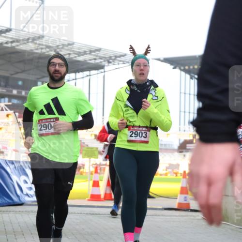 08.12.2024 - St. Pauli X-Mass-Run No. 14 H.Heesch http://msf.ph/oto/7491860 08.12.2024 10:05:40 Ziel 24, 273, 312, 1959, 2031, 2165, 2889, 2890, 3077, 3310, 3311, 3312, 3313, 3314, 3315, 3316, 3317, 3318, 620, 949, 2031, 2889, 2890, 2903, 2904 meine-sportfotos.de