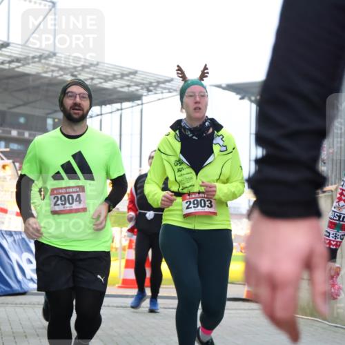 08.12.2024 - St. Pauli X-Mass-Run No. 14 H.Heesch http://msf.ph/oto/7491878 08.12.2024 10:05:40 Ziel 24, 273, 312, 1959, 2031, 2165, 2889, 2890, 3077, 3310, 3311, 3312, 3313, 3314, 3315, 3316, 3317, 3318, 620, 949, 2031, 2889, 2890, 2903, 2904 meine-sportfotos.de