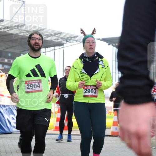 08.12.2024 - St. Pauli X-Mass-Run No. 14 H.Heesch http://msf.ph/oto/7491885 08.12.2024 10:05:40 Ziel 24, 273, 312, 1959, 2031, 2165, 2889, 2890, 3077, 3310, 3311, 3312, 3313, 3314, 3315, 3316, 3317, 3318, 620, 949, 2031, 2889, 2890, 2903, 2904 meine-sportfotos.de