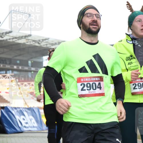 08.12.2024 - St. Pauli X-Mass-Run No. 14 H.Heesch http://msf.ph/oto/7491894 08.12.2024 10:05:42 Ziel 24, 273, 312, 1959, 2031, 2165, 2889, 2890, 2903, 2904, 3077, 3310, 3311, 3312, 3314, 3315, 3316, 3317, 3318, 126, 620, 949, 2146, 2889, 2890, 2903, 2904 meine-sportfotos.de