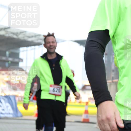 08.12.2024 - St. Pauli X-Mass-Run No. 14 H.Heesch http://msf.ph/oto/7491912 08.12.2024 10:05:43 Ziel 24, 273, 312, 1959, 2031, 2165, 2889, 2890, 2903, 2904, 3077, 3310, 3311, 3312, 3314, 3315, 3316, 3317, 126, 620, 949, 2146, 2903, 2904, 3339 meine-sportfotos.de
