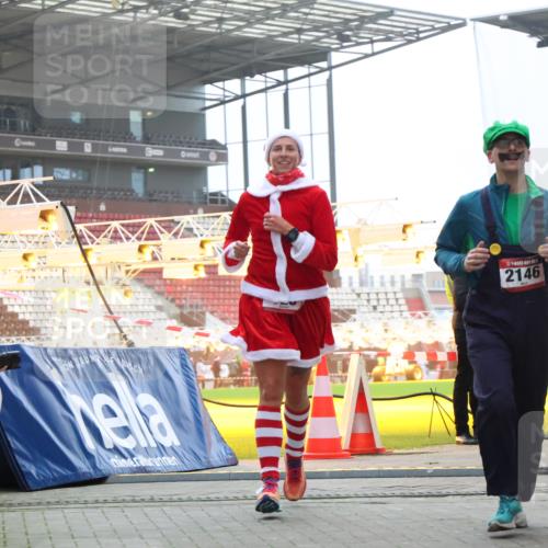 08.12.2024 - St. Pauli X-Mass-Run No. 14 H.Heesch http://msf.ph/oto/7491940 08.12.2024 10:05:48 Ziel 273, 312, 620, 949, 1959, 2031, 2889, 2890, 2903, 2904, 3316, 126, 2056, 2080, 2146, 2866, 3339 meine-sportfotos.de