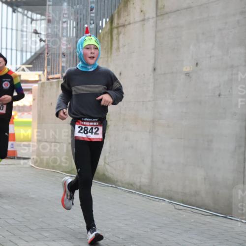 08.12.2024 - St. Pauli X-Mass-Run No. 14 H.Heesch http://msf.ph/oto/7491953 08.12.2024 09:57:55 Ziel 2840, 2842, 3258, 391, 2840, 2842 meine-sportfotos.de