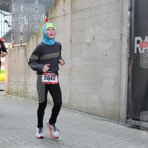 08.12.2024 - St. Pauli X-Mass-Run No. 14 H.Heesch http://msf.ph/oto/7491969 08.12.2024 09:57:55 Ziel 2840, 2842, 3258, 391, 2840, 2842 meine-sportfotos.de