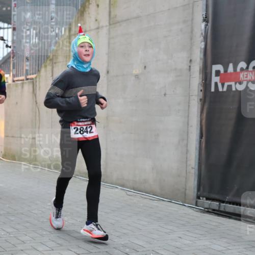 08.12.2024 - St. Pauli X-Mass-Run No. 14 H.Heesch http://msf.ph/oto/7491977 08.12.2024 09:57:55 Ziel 2840, 2842, 3258, 391, 2840, 2842 meine-sportfotos.de