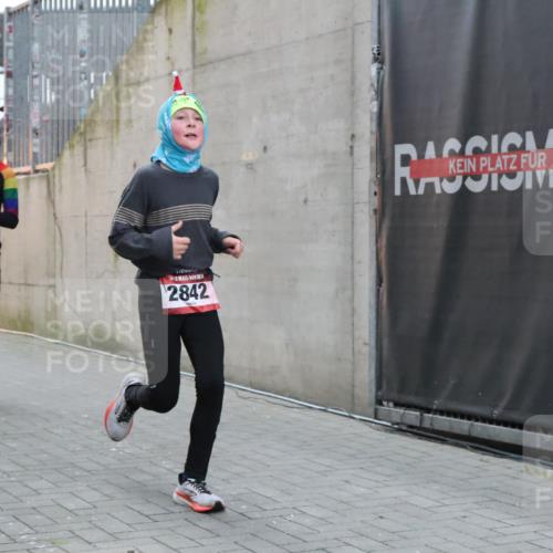 08.12.2024 - St. Pauli X-Mass-Run No. 14 H.Heesch http://msf.ph/oto/7491989 08.12.2024 09:57:55 Ziel 2840, 2842, 3258, 391, 2840, 2842 meine-sportfotos.de