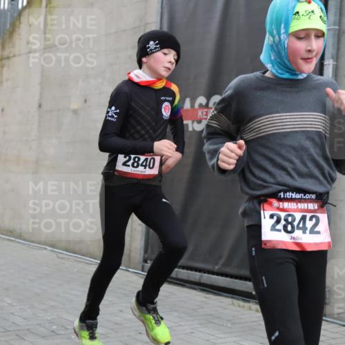 08.12.2024 - St. Pauli X-Mass-Run No. 14 H.Heesch http://msf.ph/oto/7492016 08.12.2024 09:57:56 Ziel 2840, 2842, 3258, 391, 2840, 2842 meine-sportfotos.de
