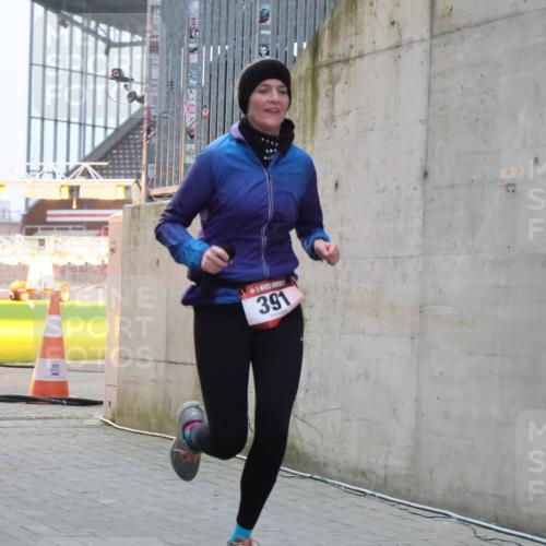 08.12.2024 - St. Pauli X-Mass-Run No. 14 H.Heesch http://msf.ph/oto/7492060 08.12.2024 09:57:59 Ziel 391, 2840, 2842, 3258, 391 meine-sportfotos.de