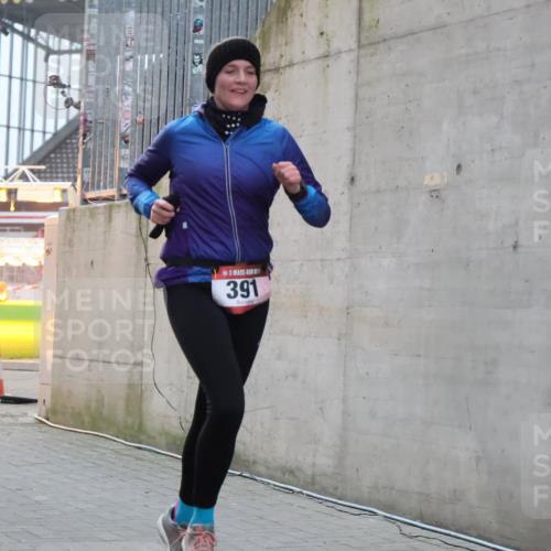 08.12.2024 - St. Pauli X-Mass-Run No. 14 H.Heesch http://msf.ph/oto/7492074 08.12.2024 09:58:00 Ziel 391, 2840, 2842, 3258, 391 meine-sportfotos.de