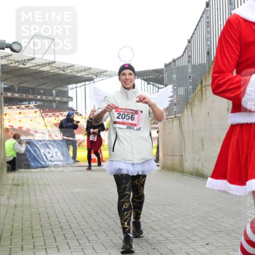 08.12.2024 - St. Pauli X-Mass-Run No. 14 H.Heesch http://msf.ph/oto/7492163 08.12.2024 10:05:54 Ziel 126, 620, 949, 2080, 2146, 2889, 2890, 2903, 2904, 3339, 1957, 2056, 2080, 2864, 2866 meine-sportfotos.de