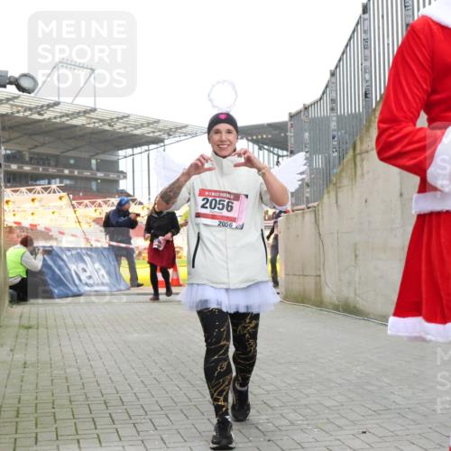 08.12.2024 - St. Pauli X-Mass-Run No. 14 H.Heesch http://msf.ph/oto/7492168 08.12.2024 10:05:54 Ziel 126, 620, 949, 2080, 2146, 2889, 2890, 2903, 2904, 3339, 1957, 2056, 2080, 2864, 2866 meine-sportfotos.de