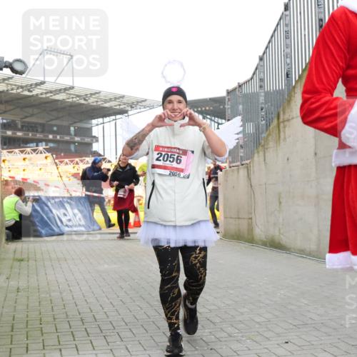 08.12.2024 - St. Pauli X-Mass-Run No. 14 H.Heesch http://msf.ph/oto/7492174 08.12.2024 10:05:54 Ziel 126, 620, 949, 2080, 2146, 2889, 2890, 2903, 2904, 3339, 1957, 2056, 2080, 2864, 2866 meine-sportfotos.de