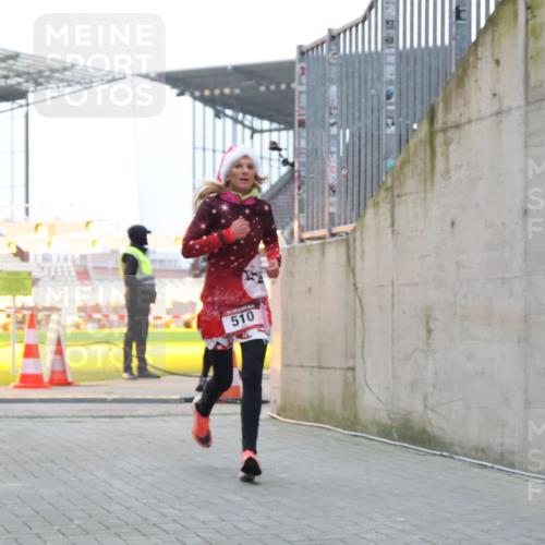 08.12.2024 - St. Pauli X-Mass-Run No. 14 H.Heesch http://msf.ph/oto/7492177 08.12.2024 09:58:13 Ziel 391, 510, 1532, 1789, 3092, 3171 meine-sportfotos.de