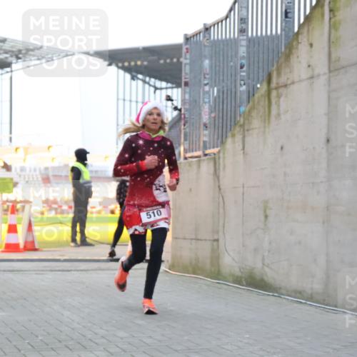 08.12.2024 - St. Pauli X-Mass-Run No. 14 H.Heesch http://msf.ph/oto/7492182 08.12.2024 09:58:13 Ziel 391, 510, 1532, 1789, 3092, 3171 meine-sportfotos.de