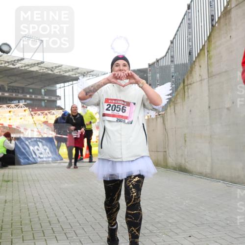 08.12.2024 - St. Pauli X-Mass-Run No. 14 H.Heesch http://msf.ph/oto/7492216 08.12.2024 10:05:55 Ziel 126, 620, 949, 2056, 2080, 2146, 2903, 2904, 3339, 1178, 1957, 2056, 2080, 2864, 2866 meine-sportfotos.de