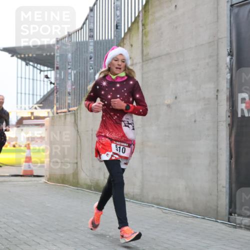 08.12.2024 - St. Pauli X-Mass-Run No. 14 H.Heesch http://msf.ph/oto/7492220 08.12.2024 09:58:14 Ziel 510, 510, 1532, 1789, 3092, 3171 meine-sportfotos.de