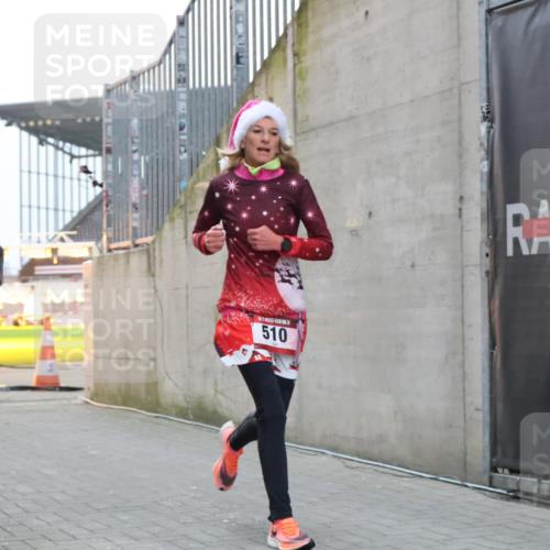 08.12.2024 - St. Pauli X-Mass-Run No. 14 H.Heesch http://msf.ph/oto/7492227 08.12.2024 09:58:14 Ziel 510, 510, 1532, 1789, 3092, 3171 meine-sportfotos.de