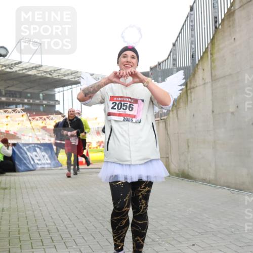 08.12.2024 - St. Pauli X-Mass-Run No. 14 H.Heesch http://msf.ph/oto/7492234 08.12.2024 10:05:55 Ziel 126, 620, 949, 2056, 2080, 2146, 2903, 2904, 3339, 1178, 1957, 2056, 2080, 2864, 2866 meine-sportfotos.de