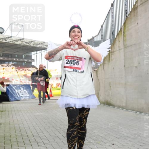 08.12.2024 - St. Pauli X-Mass-Run No. 14 H.Heesch http://msf.ph/oto/7492240 08.12.2024 10:05:55 Ziel 126, 620, 949, 2056, 2080, 2146, 2903, 2904, 3339, 1178, 1957, 2056, 2080, 2864, 2866 meine-sportfotos.de