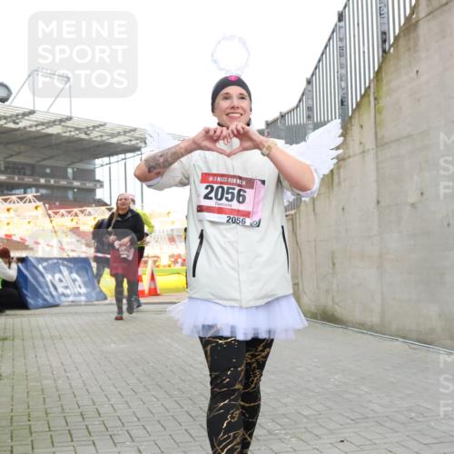 08.12.2024 - St. Pauli X-Mass-Run No. 14 H.Heesch http://msf.ph/oto/7492246 08.12.2024 10:05:55 Ziel 126, 620, 949, 2056, 2080, 2146, 2903, 2904, 3339, 1178, 1957, 2056, 2080, 2864, 2866 meine-sportfotos.de