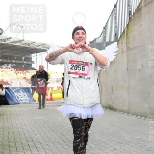 08.12.2024 - St. Pauli X-Mass-Run No. 14 H.Heesch http://msf.ph/oto/7492251 08.12.2024 10:05:55 Ziel 126, 620, 949, 2056, 2080, 2146, 2903, 2904, 3339, 1178, 1957, 2056, 2080, 2864, 2866 meine-sportfotos.de