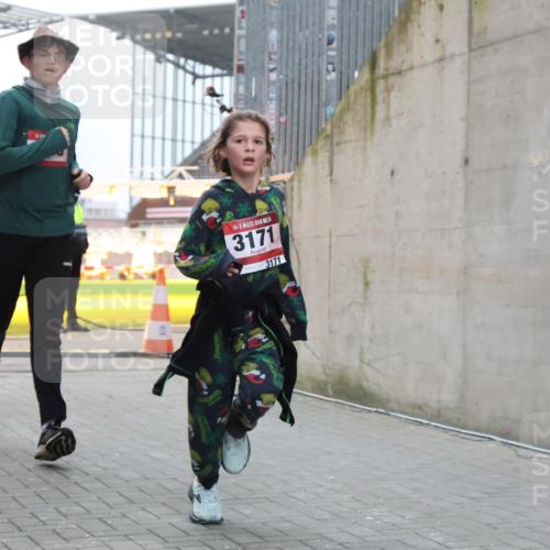 08.12.2024 - St. Pauli X-Mass-Run No. 14 H.Heesch http://msf.ph/oto/7492463 08.12.2024 09:58:20 Ziel 510, 1532, 1789, 3092, 3171, 1789, 2934, 2943, 2944, 3092, 3171 meine-sportfotos.de