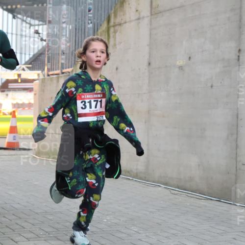 08.12.2024 - St. Pauli X-Mass-Run No. 14 H.Heesch http://msf.ph/oto/7492487 08.12.2024 09:58:20 Ziel 510, 1532, 1789, 3092, 3171, 1789, 2934, 2943, 2944, 3092, 3171 meine-sportfotos.de