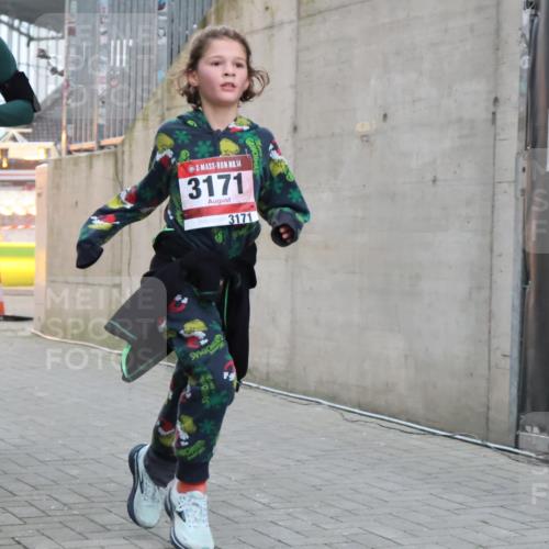 08.12.2024 - St. Pauli X-Mass-Run No. 14 H.Heesch http://msf.ph/oto/7492502 08.12.2024 09:58:20 Ziel 510, 1532, 1789, 3092, 3171, 1789, 2934, 2943, 2944, 3092, 3171 meine-sportfotos.de
