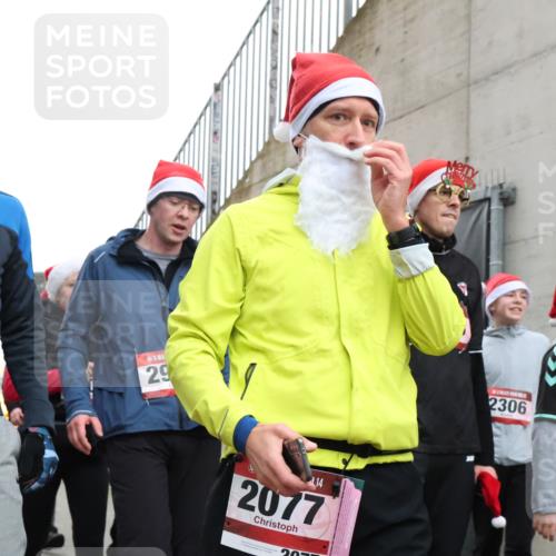 08.12.2024 - St. Pauli X-Mass-Run No. 14 H.Heesch http://msf.ph/oto/7492528 08.12.2024 10:06:07 Ziel 751, 932, 1178, 1605, 1643, 1650, 1957, 2056, 2077, 2080, 2435, 2603, 2864, 2866, 2908, 3114, 3302, 932, 1650, 2077, 2306, 2308, 2344, 2435, 2603, 2908, 3115, 3118, 3184, 3302 meine-sportfotos.de