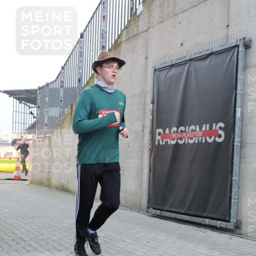 08.12.2024 - St. Pauli X-Mass-Run No. 14 H.Heesch http://msf.ph/oto/7492545 08.12.2024 09:58:21 Ziel 510, 1532, 1789, 3092, 3171, 1789, 2872, 2934, 2943, 2944, 3092, 3171 meine-sportfotos.de