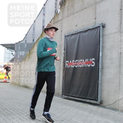 08.12.2024 - St. Pauli X-Mass-Run No. 14 H.Heesch http://msf.ph/oto/7492556 08.12.2024 09:58:22 Ziel 510, 1532, 1789, 3092, 3171, 1789, 2872, 2934, 2943, 2944, 3171 meine-sportfotos.de