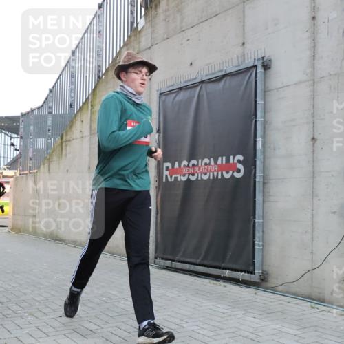 08.12.2024 - St. Pauli X-Mass-Run No. 14 H.Heesch http://msf.ph/oto/7492563 08.12.2024 09:58:22 Ziel 510, 1532, 1789, 3092, 3171, 1789, 2872, 2934, 2943, 2944, 3171 meine-sportfotos.de