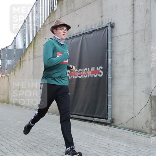 08.12.2024 - St. Pauli X-Mass-Run No. 14 H.Heesch http://msf.ph/oto/7492570 08.12.2024 09:58:22 Ziel 510, 1532, 1789, 3092, 3171, 1789, 2872, 2934, 2943, 2944, 3171 meine-sportfotos.de