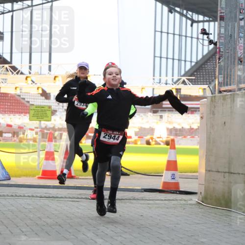08.12.2024 - St. Pauli X-Mass-Run No. 14 H.Heesch http://msf.ph/oto/7492594 08.12.2024 09:58:24 Ziel 510, 1532, 1789, 3092, 3171, 1396, 1397, 2872, 2934, 2943, 2944 meine-sportfotos.de