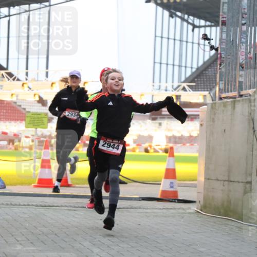 08.12.2024 - St. Pauli X-Mass-Run No. 14 H.Heesch http://msf.ph/oto/7492598 08.12.2024 09:58:24 Ziel 510, 1532, 1789, 3092, 3171, 1396, 1397, 2872, 2934, 2943, 2944 meine-sportfotos.de