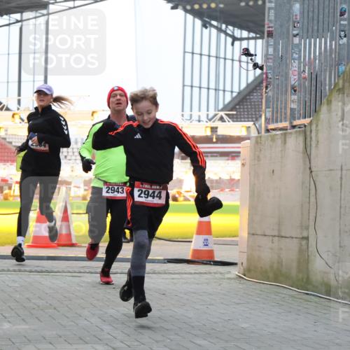 08.12.2024 - St. Pauli X-Mass-Run No. 14 H.Heesch http://msf.ph/oto/7492630 08.12.2024 09:58:24 Ziel 510, 1532, 1789, 3092, 3171, 1396, 1397, 2872, 2934, 2943, 2944 meine-sportfotos.de