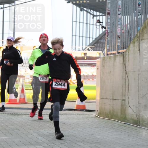 08.12.2024 - St. Pauli X-Mass-Run No. 14 H.Heesch http://msf.ph/oto/7492637 08.12.2024 09:58:24 Ziel 510, 1532, 1789, 3092, 3171, 1396, 1397, 2872, 2934, 2943, 2944 meine-sportfotos.de