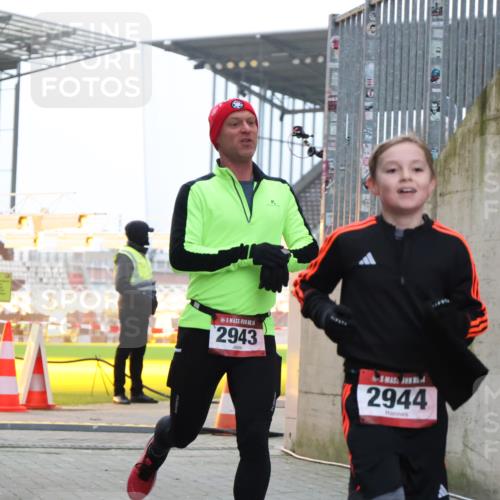08.12.2024 - St. Pauli X-Mass-Run No. 14 H.Heesch http://msf.ph/oto/7492693 08.12.2024 09:58:25 Ziel 510, 1532, 1789, 2943, 2944, 3092, 3171, 1396, 1397, 2872, 2934, 2943, 2944 meine-sportfotos.de