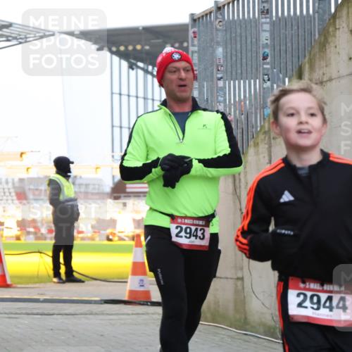 08.12.2024 - St. Pauli X-Mass-Run No. 14 H.Heesch http://msf.ph/oto/7492721 08.12.2024 09:58:25 Ziel 510, 1532, 1789, 2943, 2944, 3092, 3171, 1396, 1397, 2872, 2934, 2943, 2944 meine-sportfotos.de